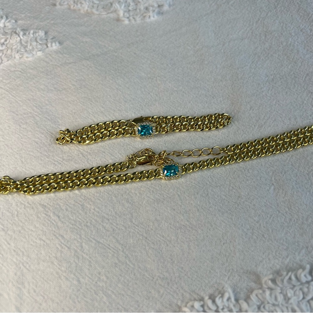 Vivamacity Her Majesty Necklace & Bracelet Set